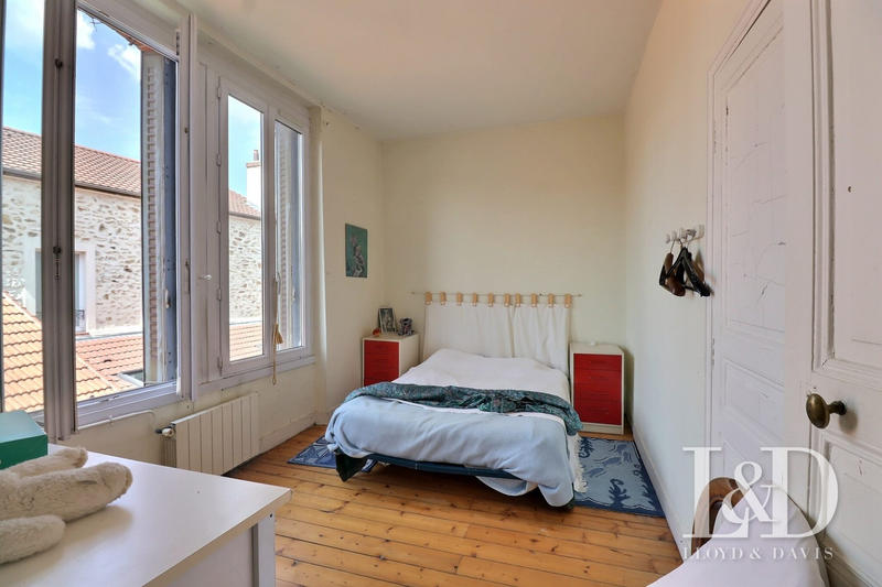 Maison - 230 m² - 13 pièces