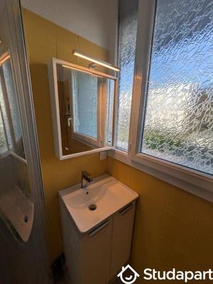 Chambre - 13 m² - 1 pièce