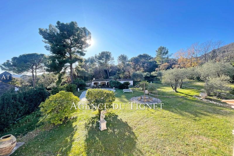 Maison - 252 m² - 5 pièces