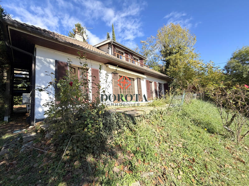 Maison - 182 m² - 9 pièces