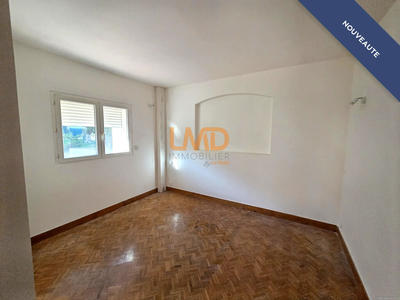 Appartement - 100 m² - 4 pièces