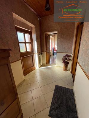 Maison - 380 m² - 5 pièces