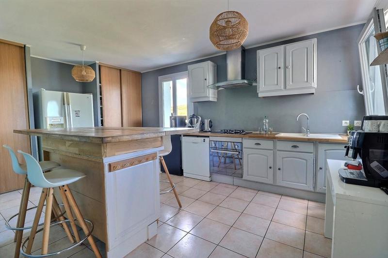 Maison - 266 m² - 11 pièces