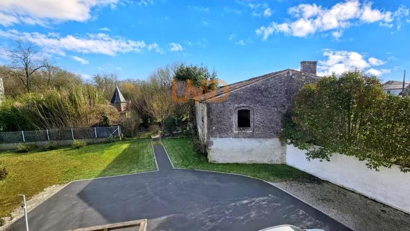 Maison de ville - 200 m² - 8 pièces