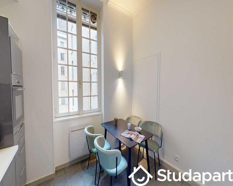 Chambre - 90 m² - 1 pièce