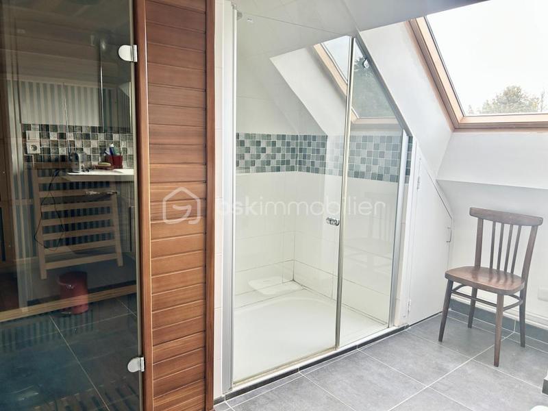 Maison traditionnelle - 146 m² - 6 pièces