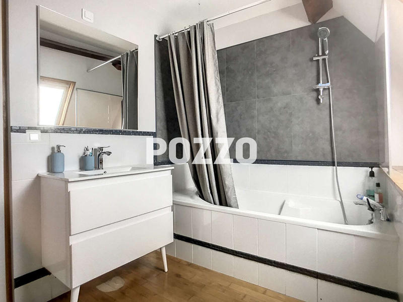 Maison - 180 m² - 6 pièces