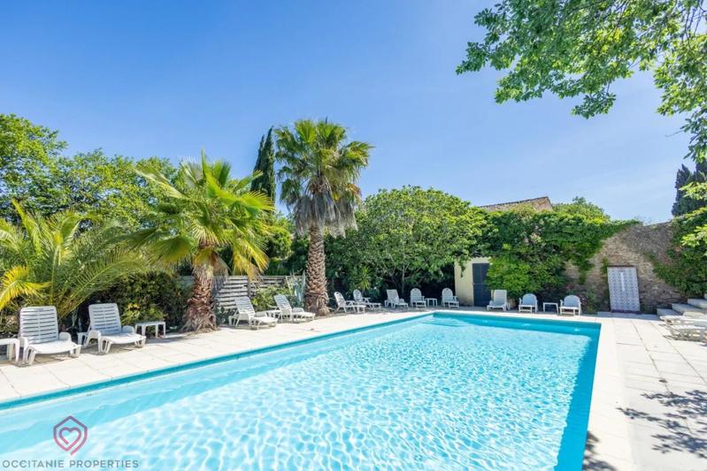 Propriété - 530 m² - 23 pièces