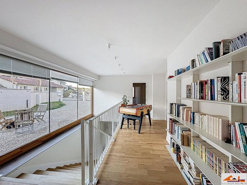 Villa - 229 m² - 8 pièces