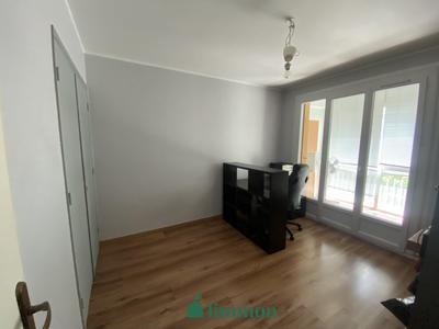 Appartement - 80 m² - 3 pièces
