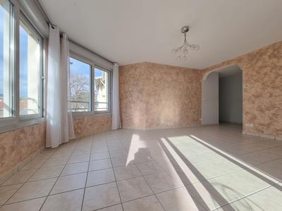 Appartement - 92 m² - 4 pièces