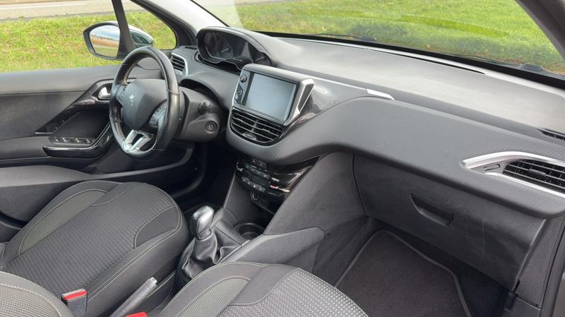 Peugeot 208 1.2 PureTech 110 Allure