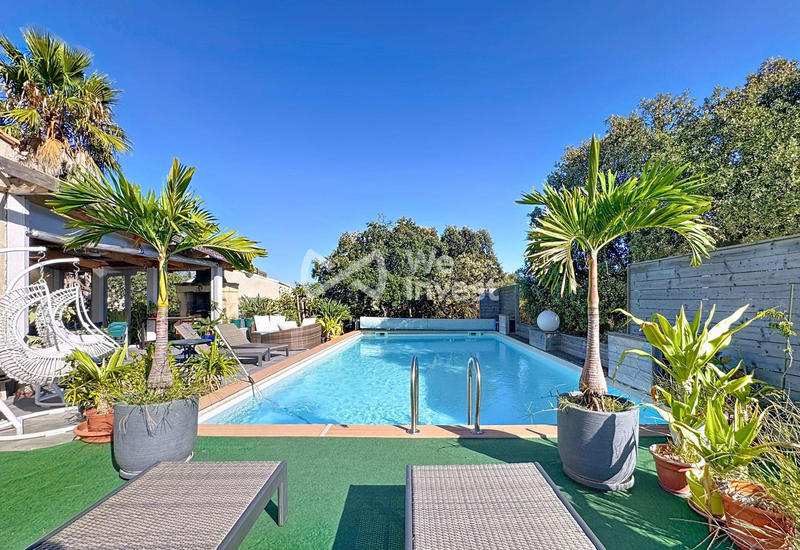 Villa - 258 m² - 10 pièces