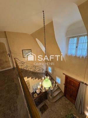 Maison - 205 m² - 6 pièces