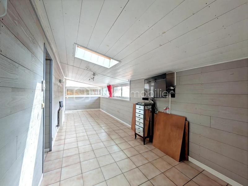 Maison traditionnelle - 186 m² - 8 pièces