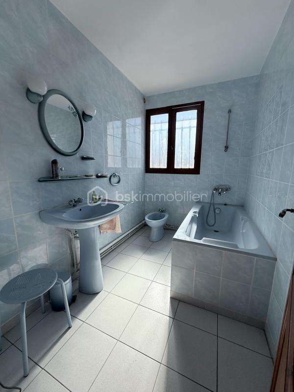 Maison - 127 m² - 5 pièces