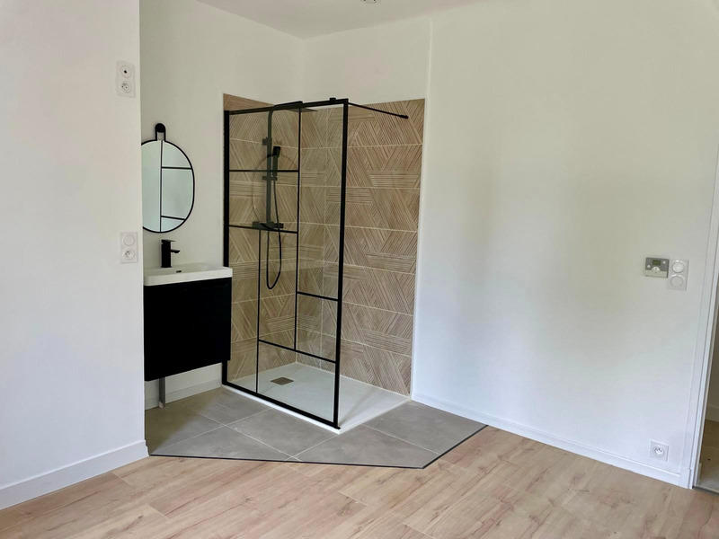 Maison - 201 m² - 8 pièces