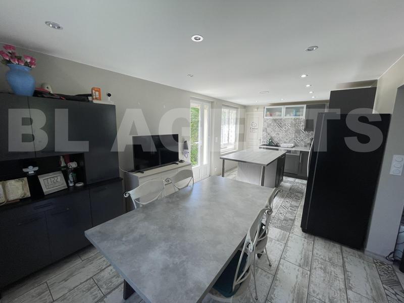 Villa - 157 m² - 8 pièces