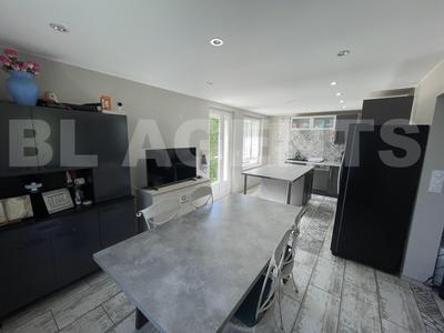 Villa - 157 m² - 8 pièces