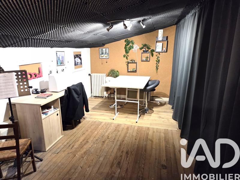 Maison - 214 m² - 9 pièces