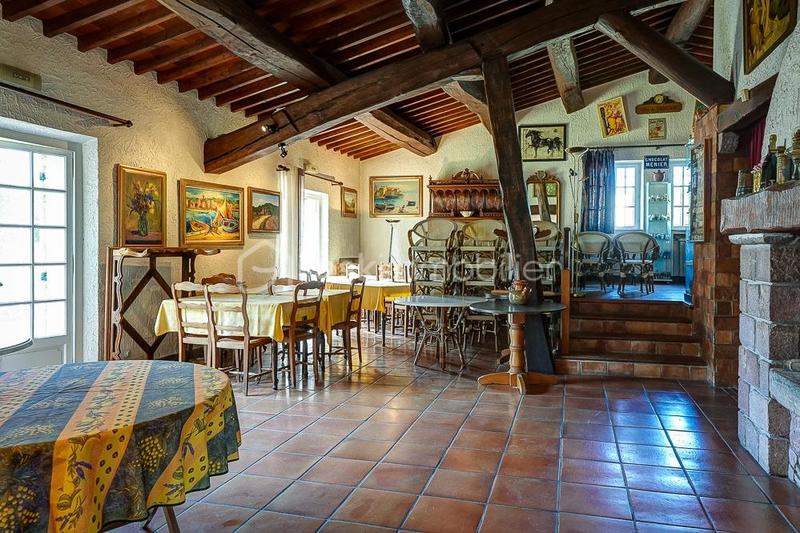 Appartement - 600 m² - 10 pièces