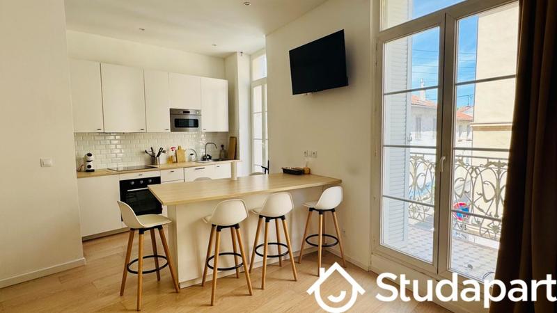 Chambre - 14 m² - 1 pièce