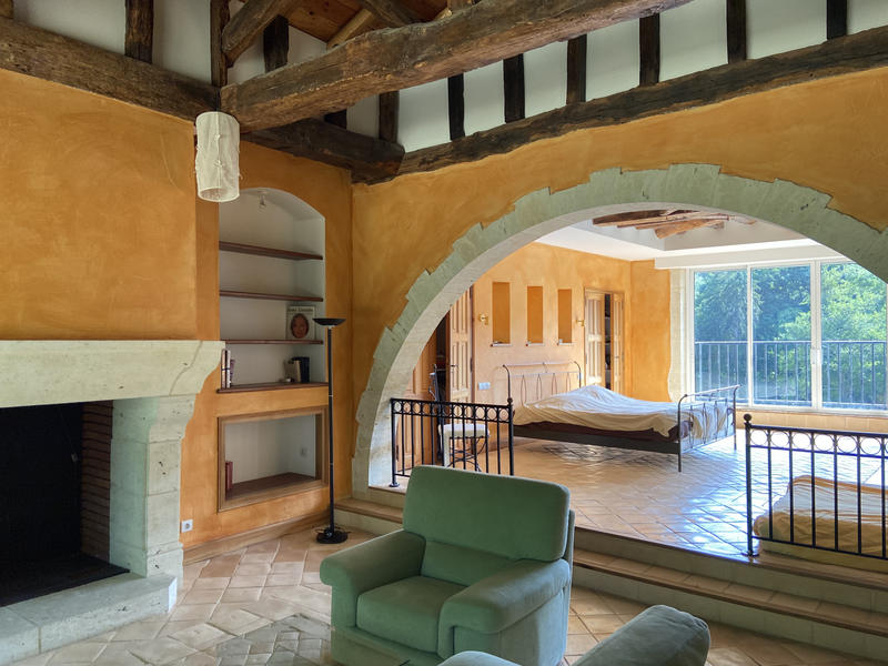 Propriété - 1 200 m² - 20 pièces