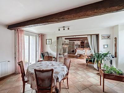 Maison - 180 m² - 7 pièces