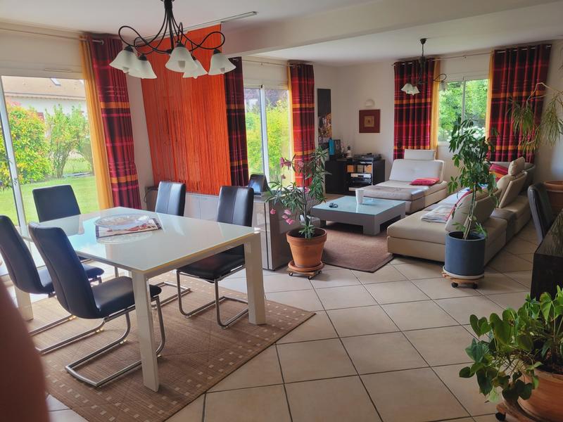 Maison contemporaine - 285 m² - 7 pièces