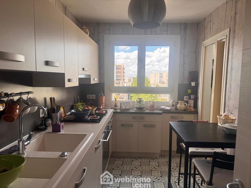 Appartement - 98 m² - 4 pièces