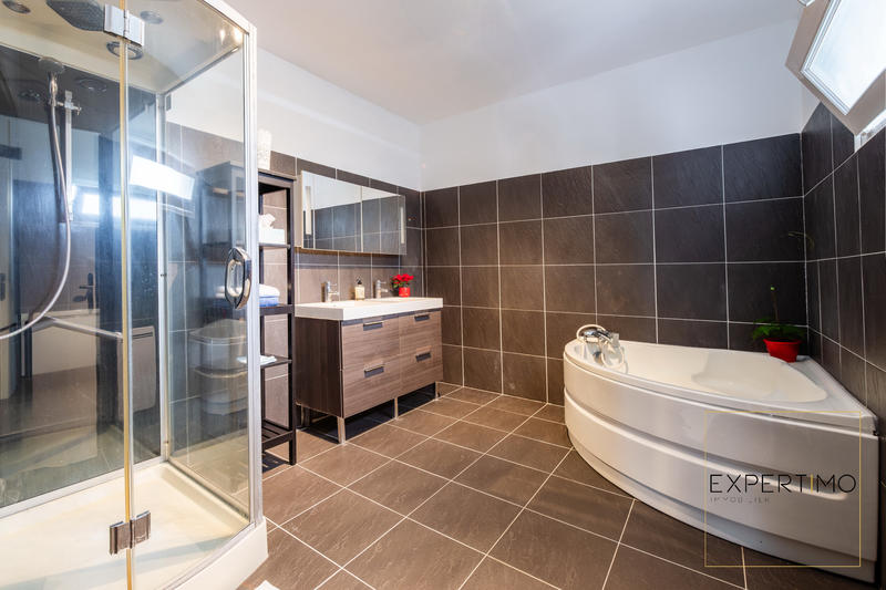 Maison - 142 m² - 6 pièces