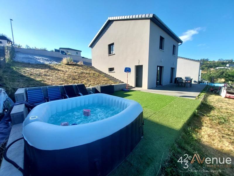 Maison - 103 m² - 4 pièces