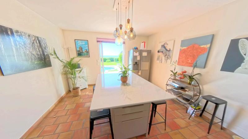 Maison - 174 m² - 6 pièces