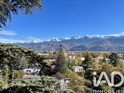 Appartement - 99 m² - 4 pièces