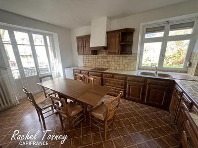 Pavillon - 140 m² - 7 pièces