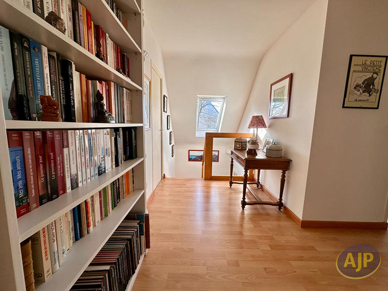 Maison - 182 m² - 7 pièces