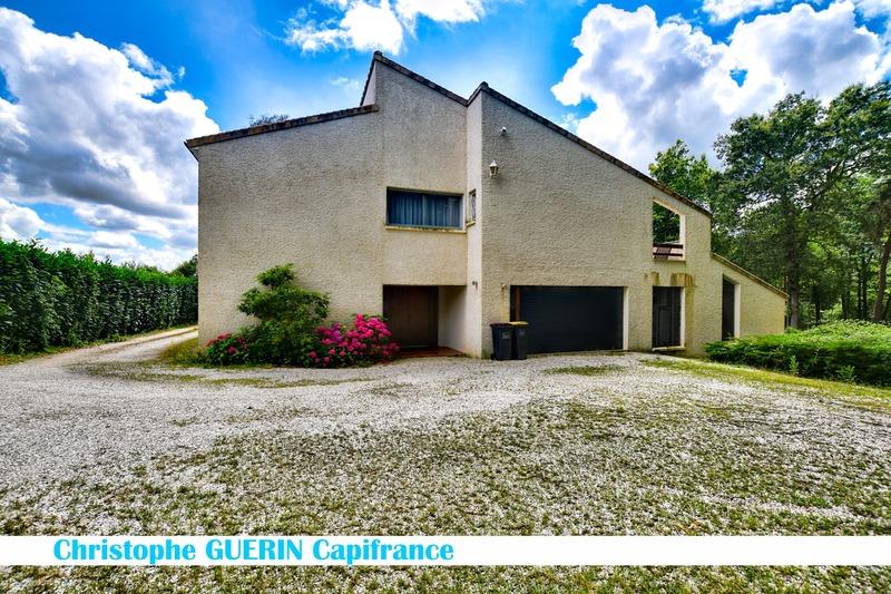 Maison - 227 m² - 7 pièces