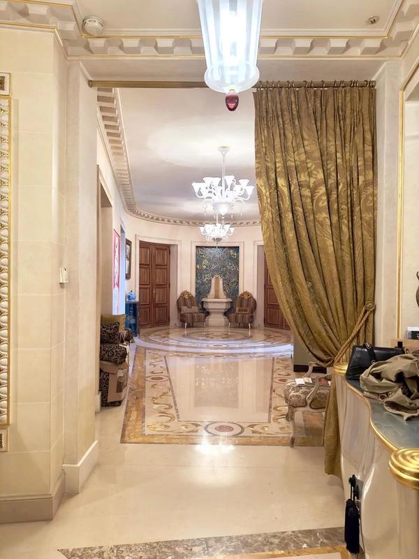 Appartement - 289 m² - 5 pièces