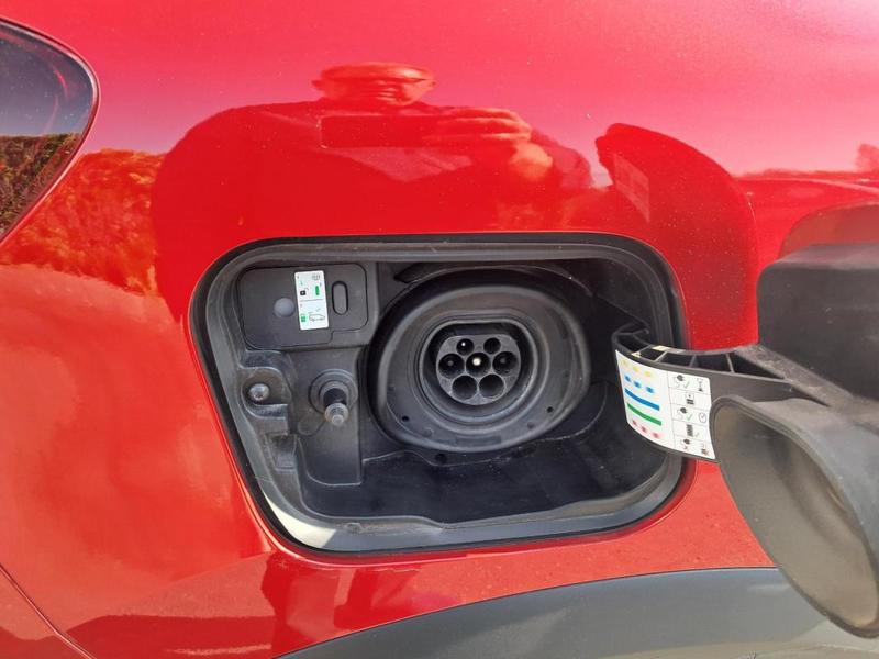 Renault Captur E-Tech Plug-in 160 Intens