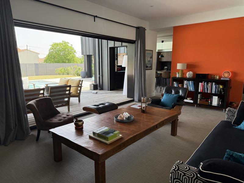 Maison - 200 m² - 8 pièces