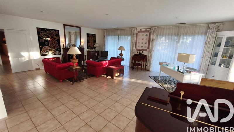 Maison - 215 m² - 5 pièces