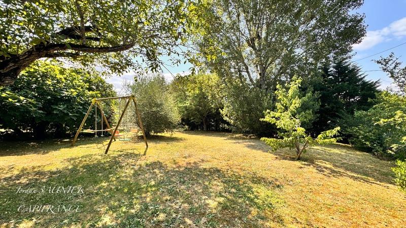 Maison - 230 m² - 10 pièces