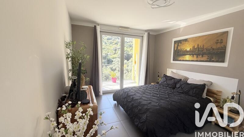 Appartement - 92 m² - 4 pièces