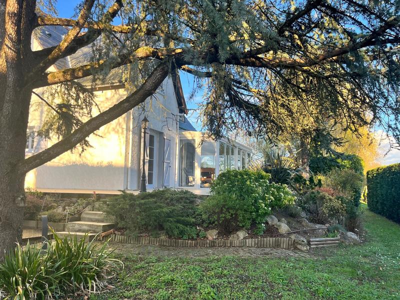 Maison traditionnelle - 170 m² - 8 pièces