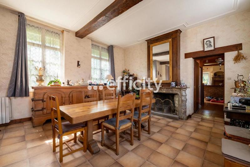 Maison - 177 m² - 12 pièces