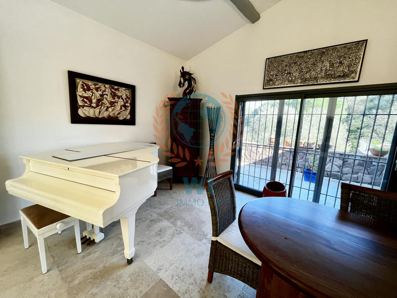 Propriété - 185 m² - 5 pièces