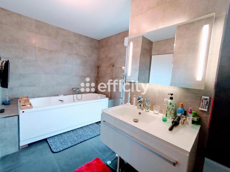 Appartement - 86 m² - 4 pièces