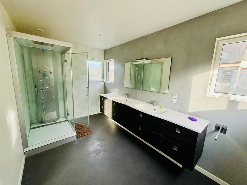 Maison - 175 m² - 7 pièces