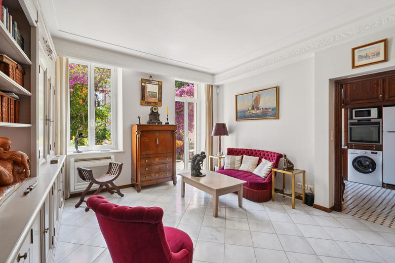 Immeuble - 340 m² - 14 pièces