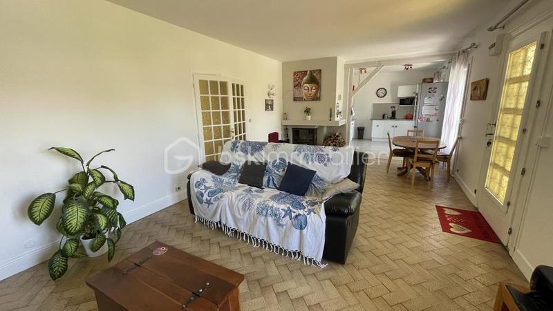 Maison traditionnelle - 235 m² - 11 pièces